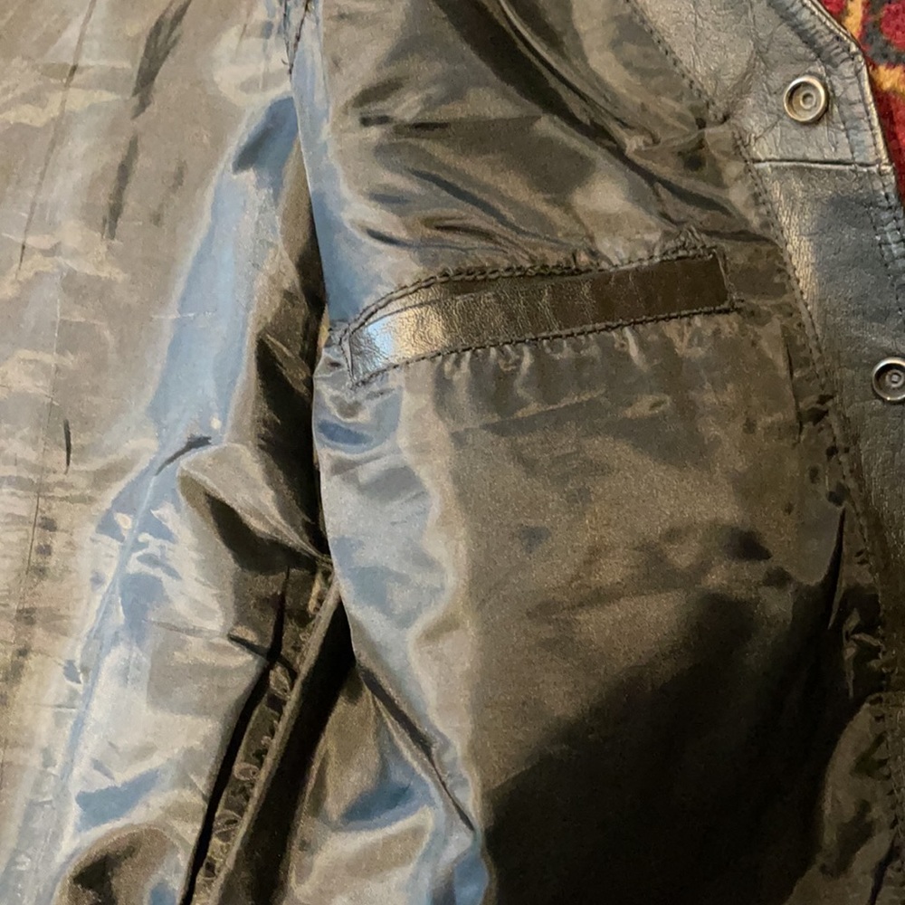 Vest - Picture 4 of 6